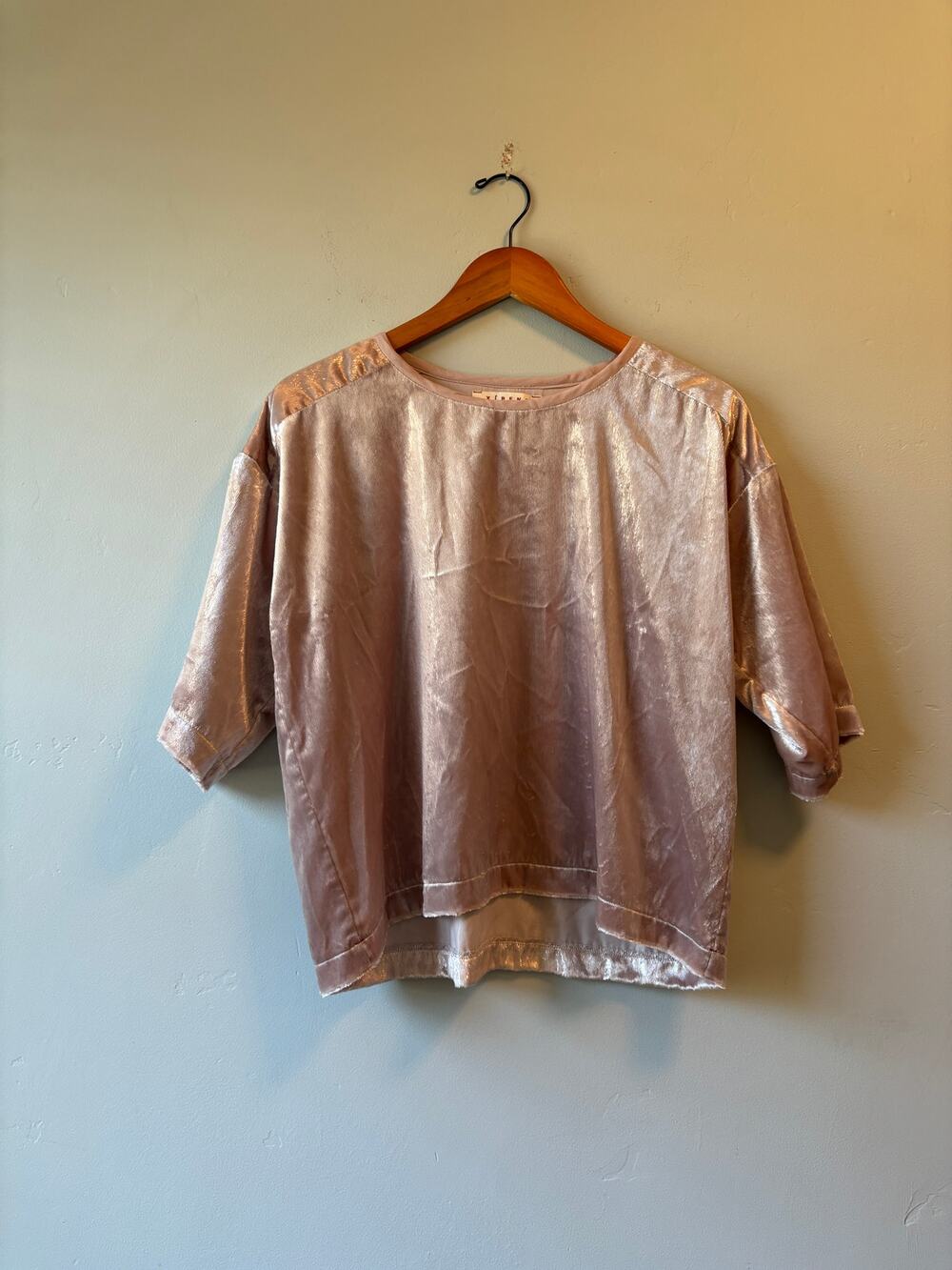 Xirena Baby Pink Velvet Short Sleeve Top